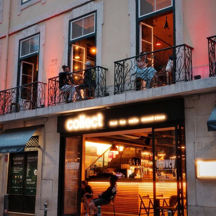 Family terraces and cafés for calm evenings in Barcelona